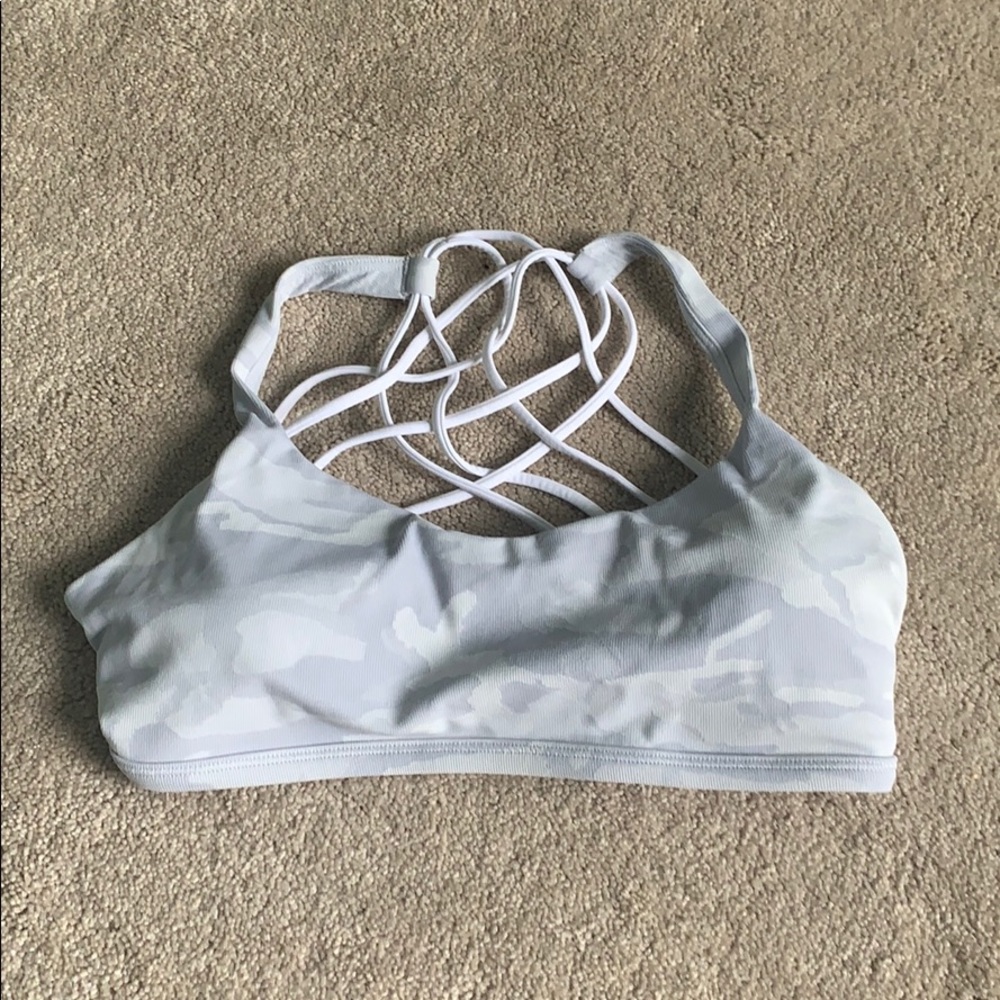 Lululemon Free to be wild bra